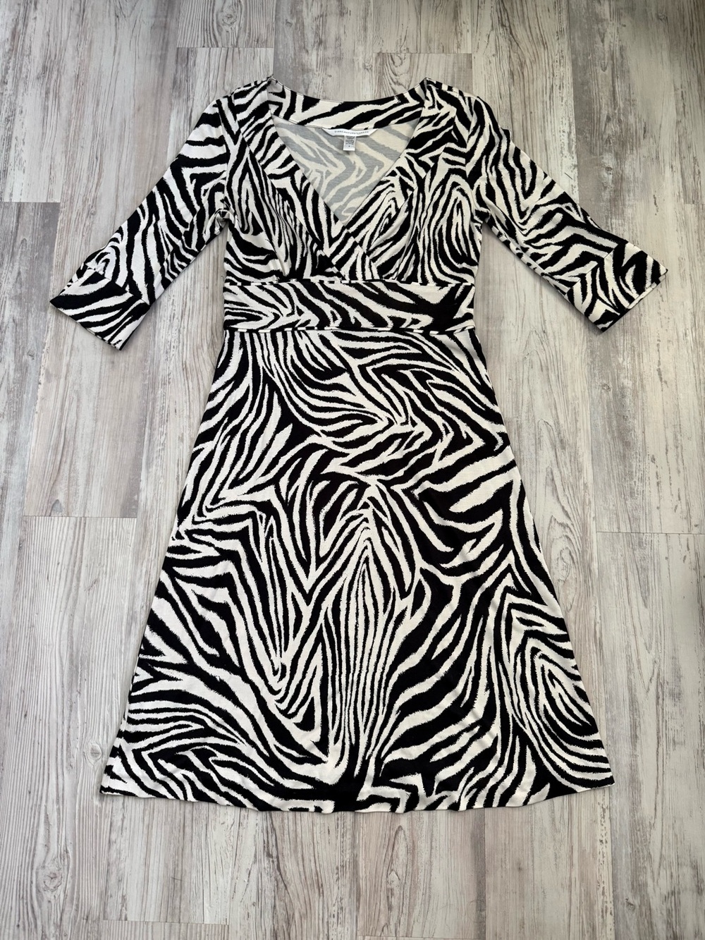 Diane Von Furstenberg Zebra 100% Silk Faux Wrap Dress 8 DVF Y2K Luxury Capsule